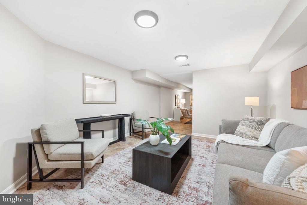 1427 GREEN RUN LANE