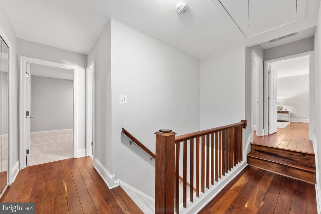 1427 GREEN RUN LANE