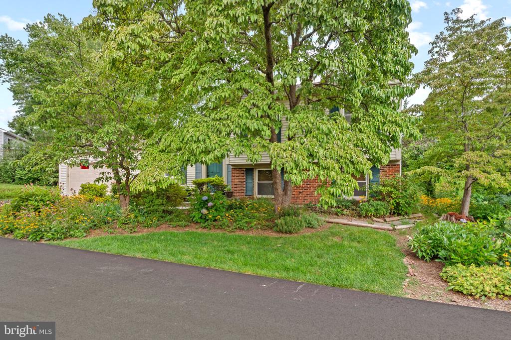 2669 FANIEUL HALL COURT