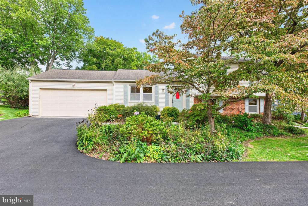 2669 FANIEUL HALL COURT
