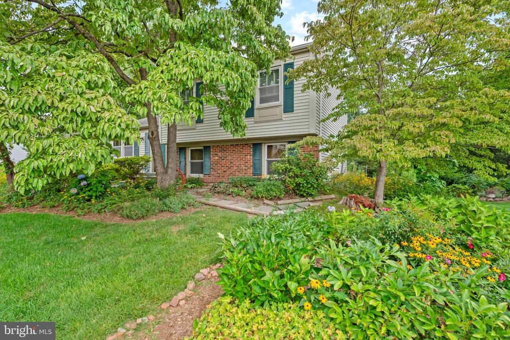2669 FANIEUL HALL COURT