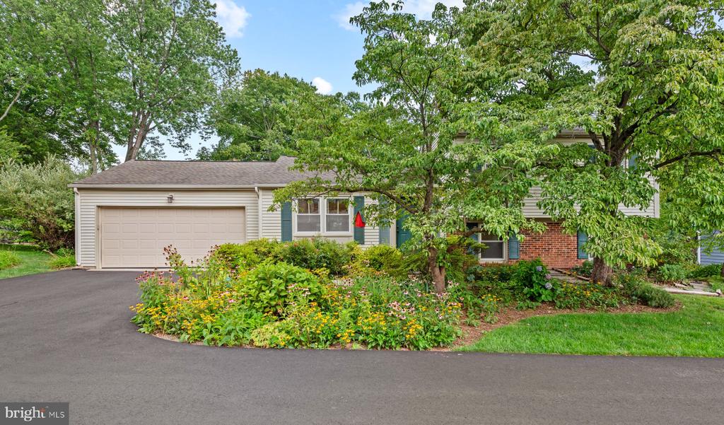 2669 FANIEUL HALL COURT