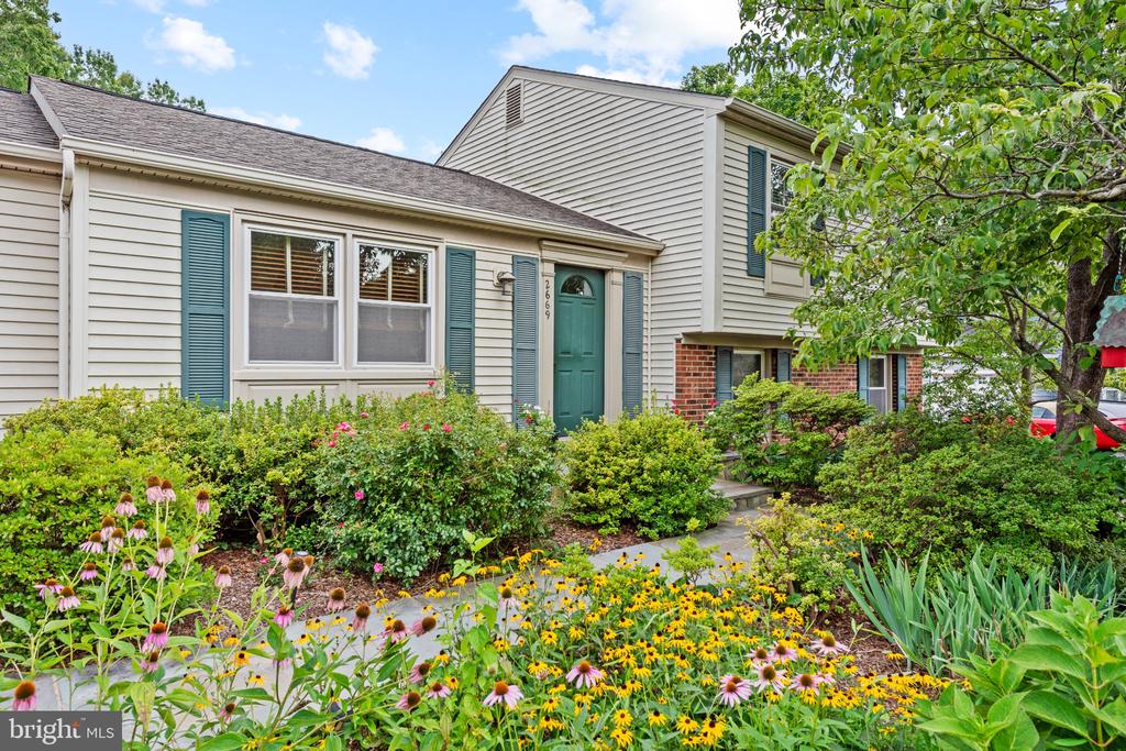 2669 FANIEUL HALL COURT