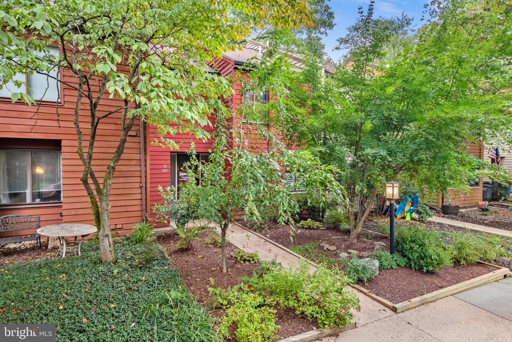 11545 HEARTHSTONE COURT