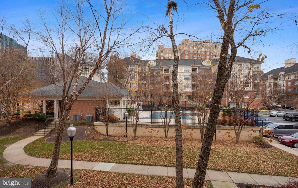 1860 STRATFORD PARK PLACE Unit: 201