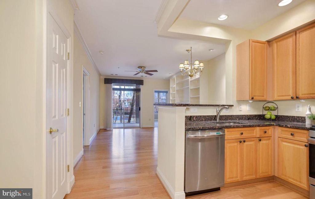 1860 STRATFORD PARK PLACE Unit: 201