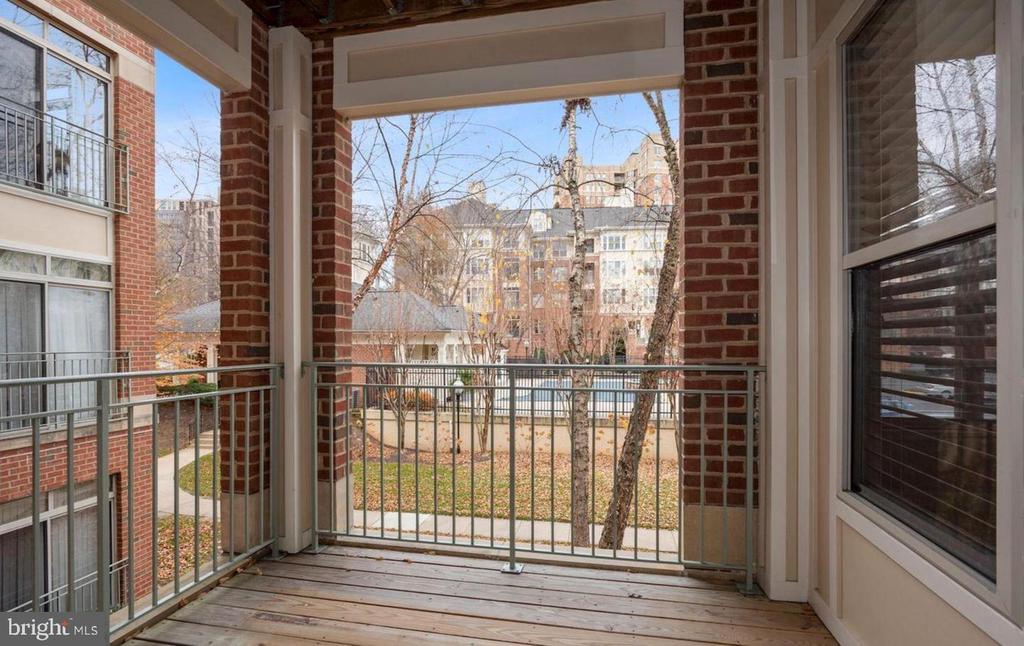 1860 STRATFORD PARK PLACE Unit: 201