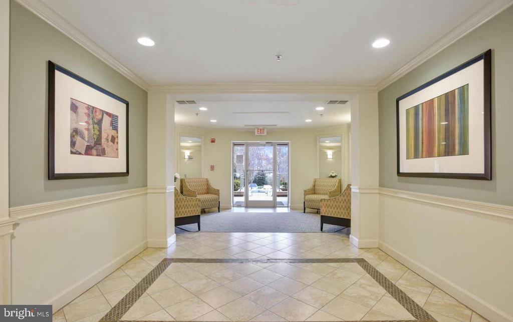 1860 STRATFORD PARK PLACE Unit: 201
