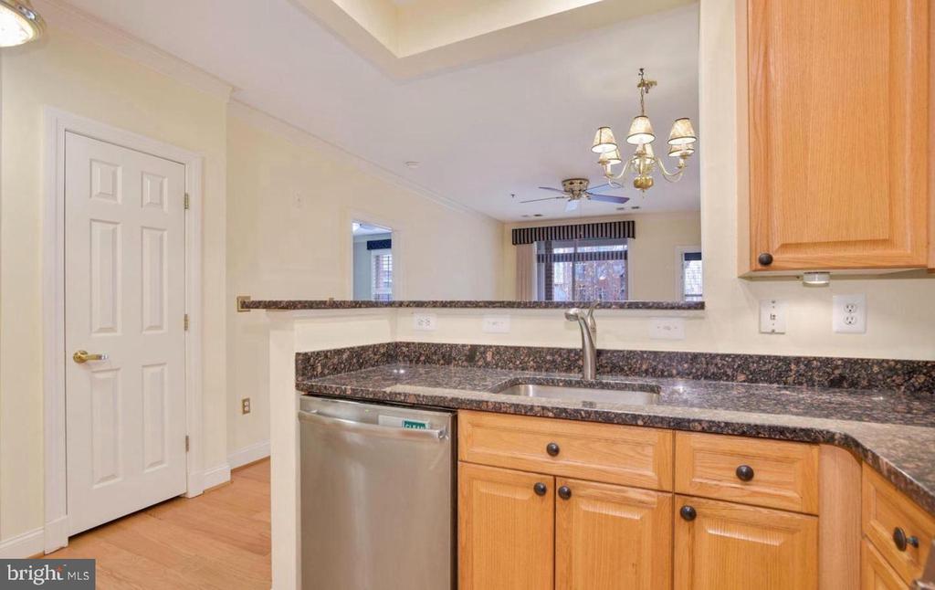 1860 STRATFORD PARK PLACE Unit: 201