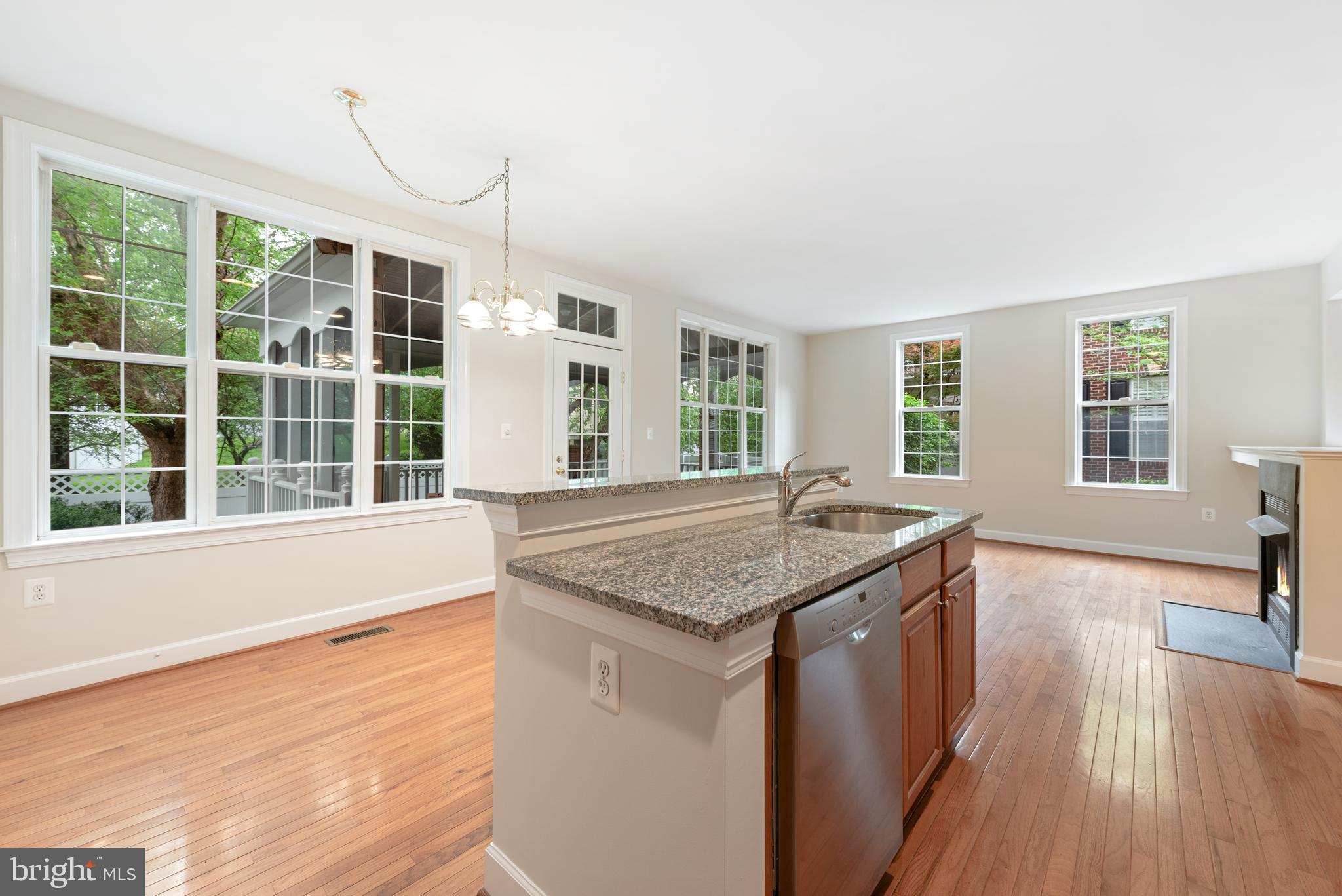 43406 Westchester Sq