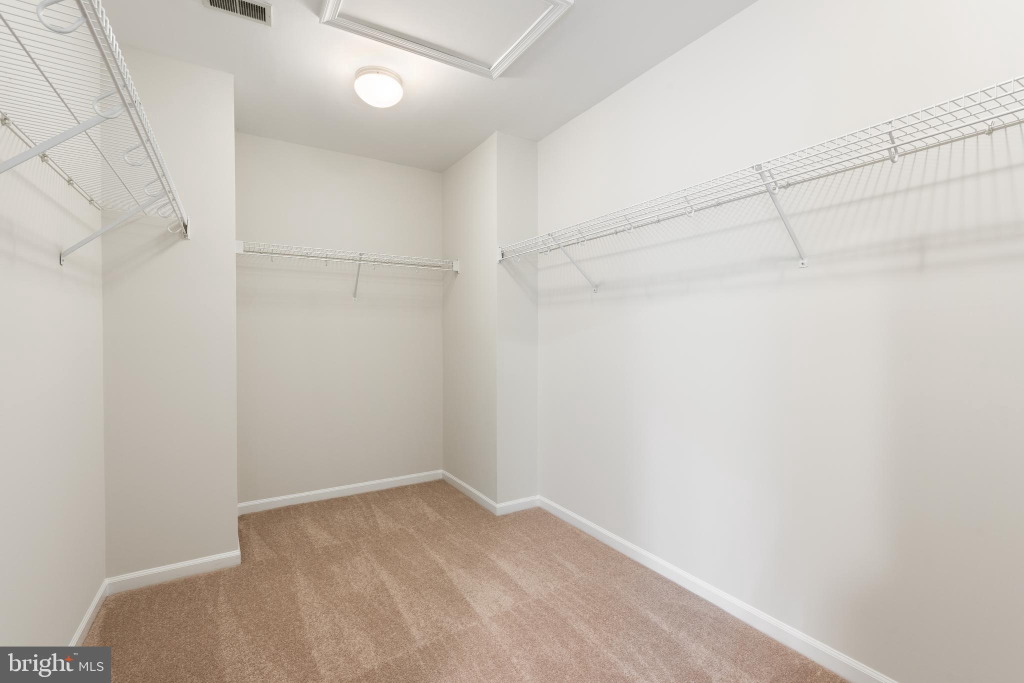 43406 Westchester Sq