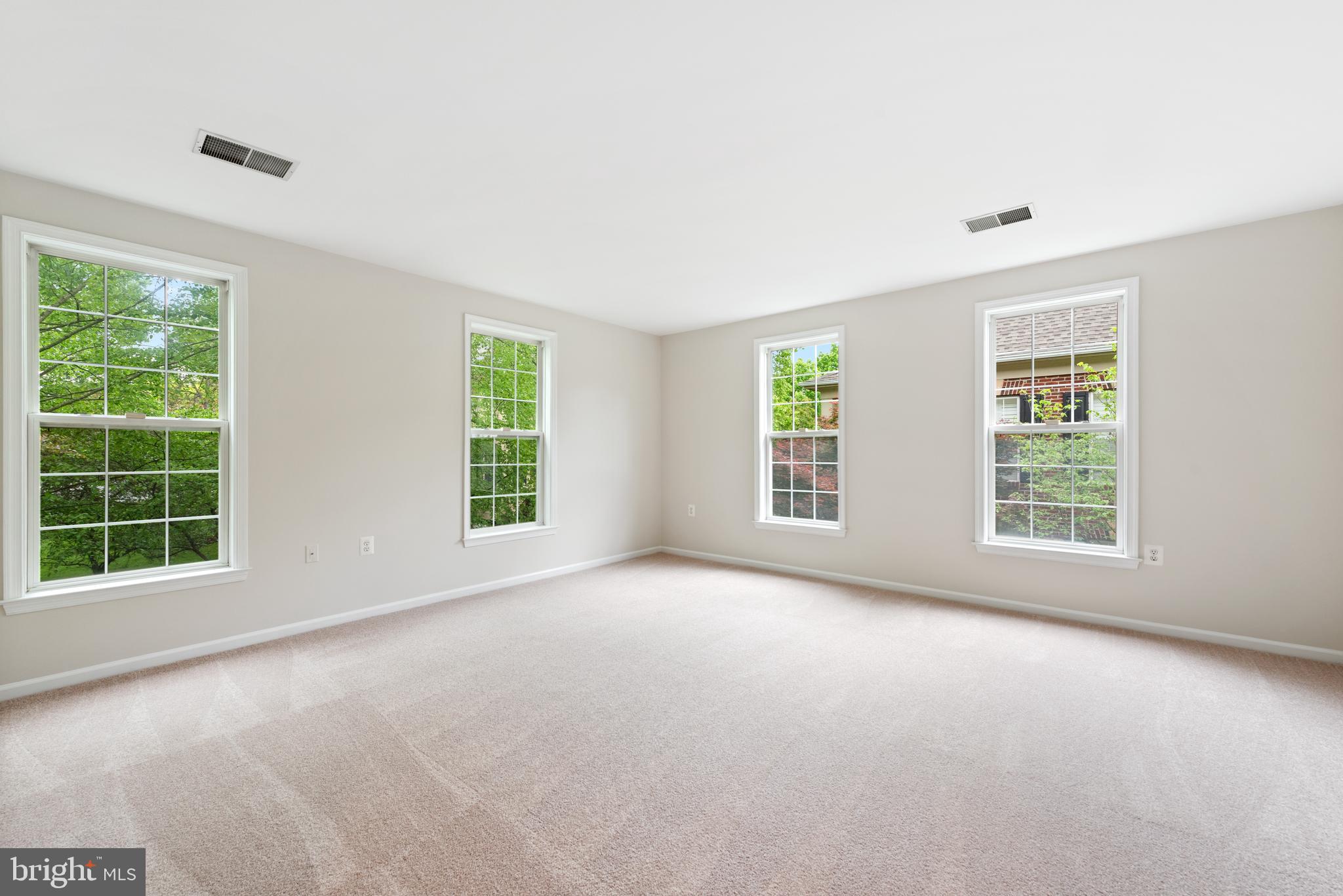 43406 Westchester Sq
