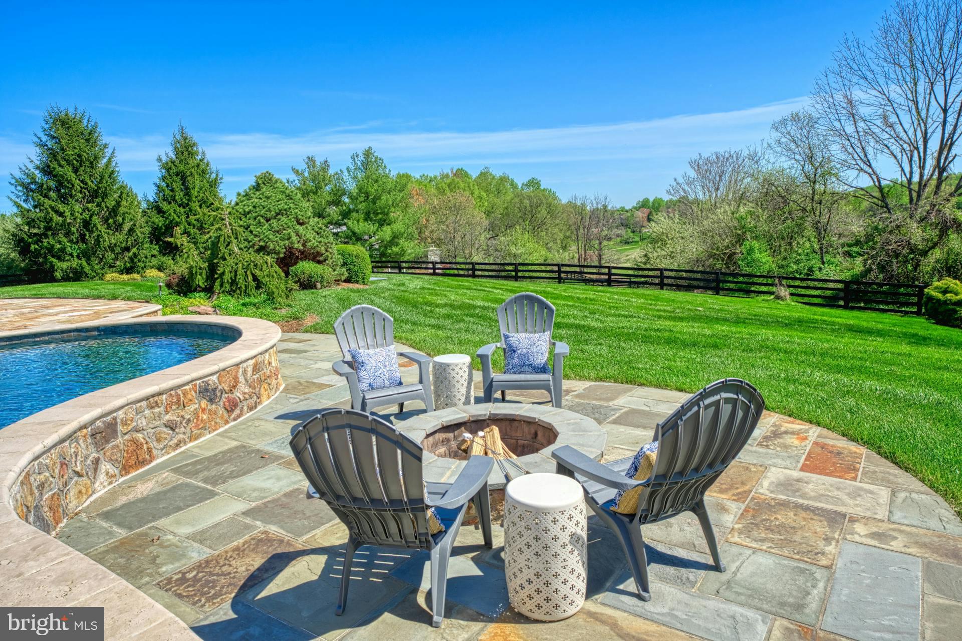 17124 NEEDLES COURT