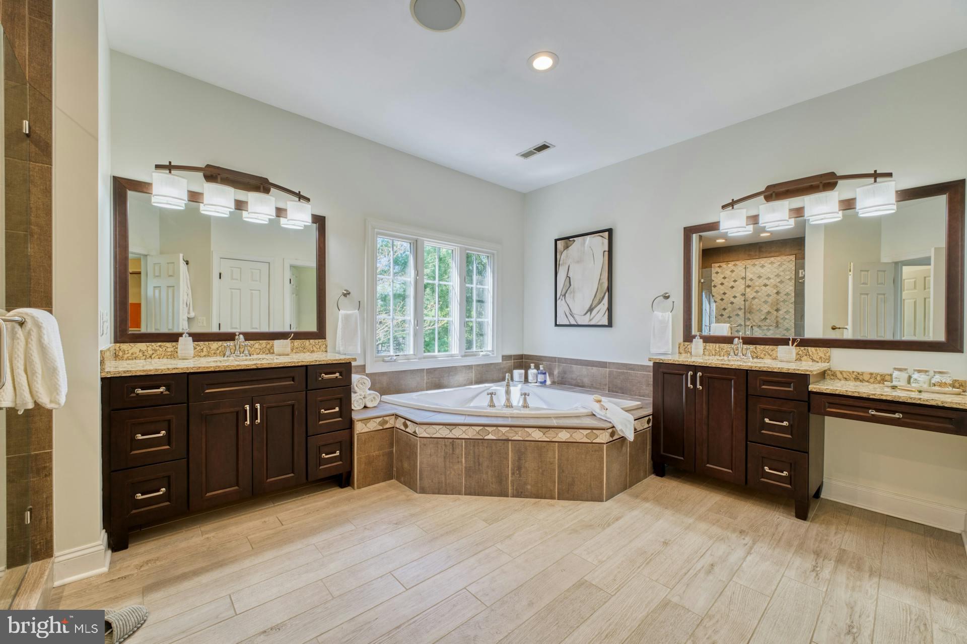 17124 NEEDLES COURT