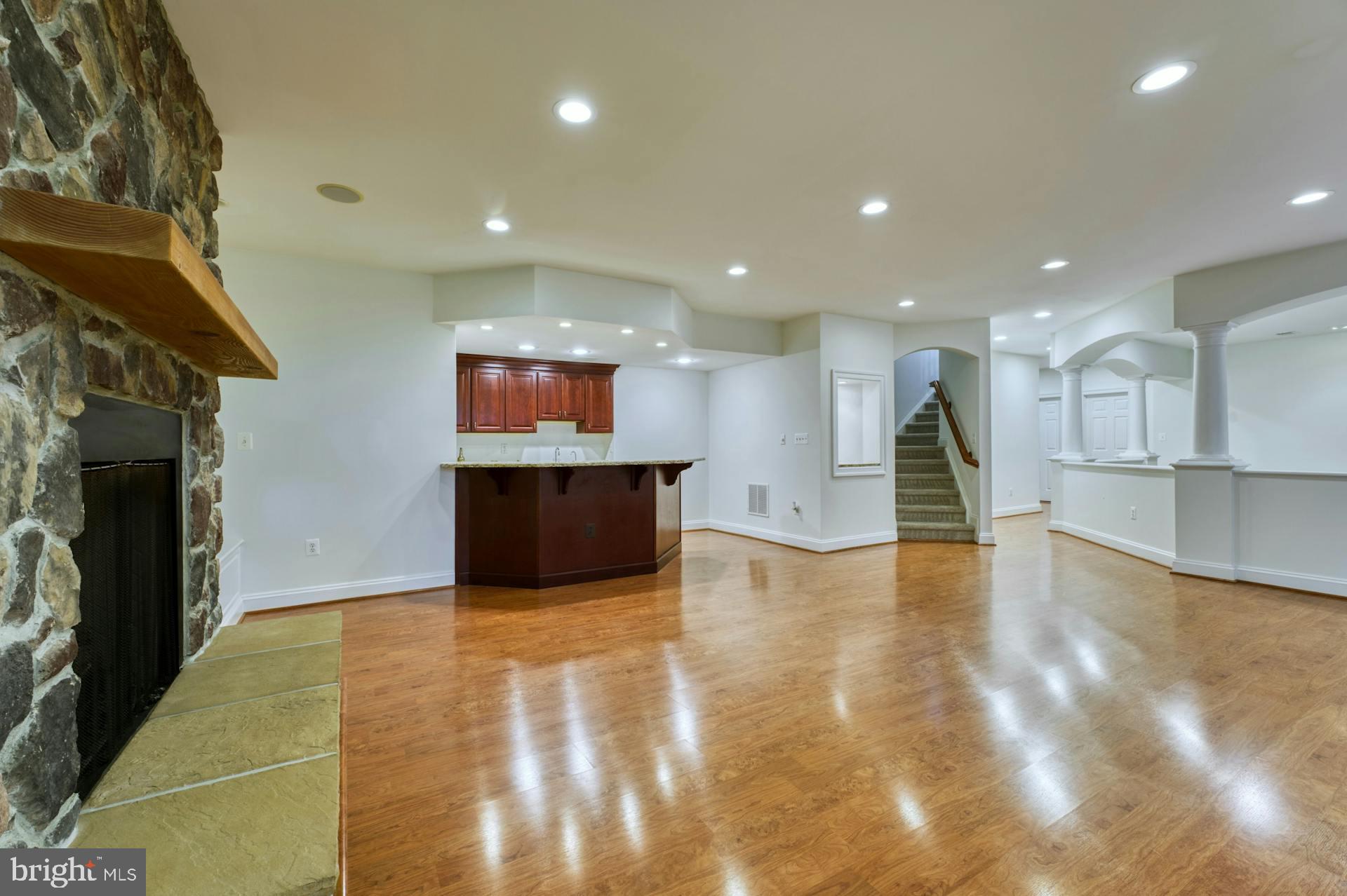 17124 NEEDLES COURT
