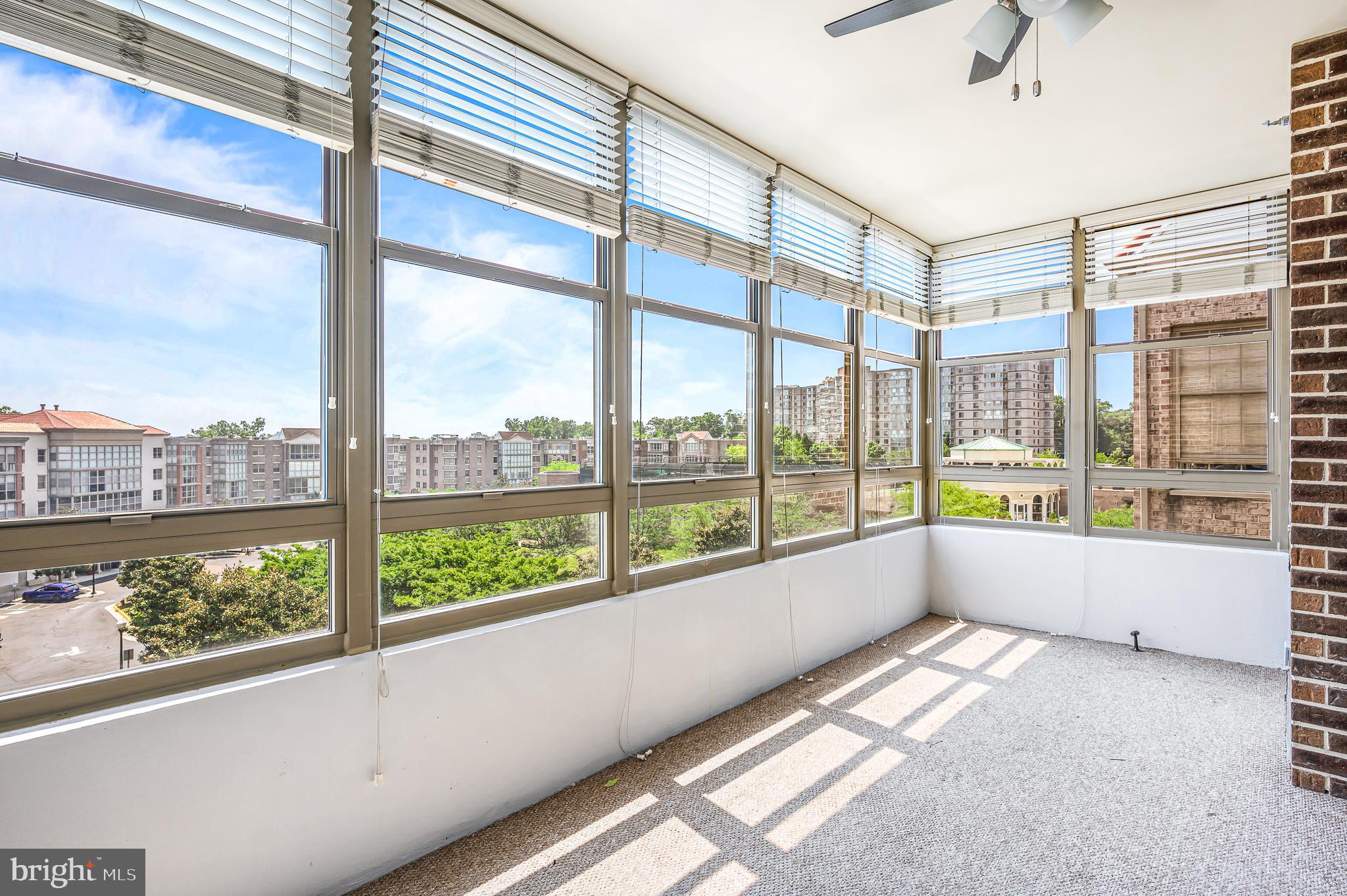 19350 Magnolia Grove Sq #405