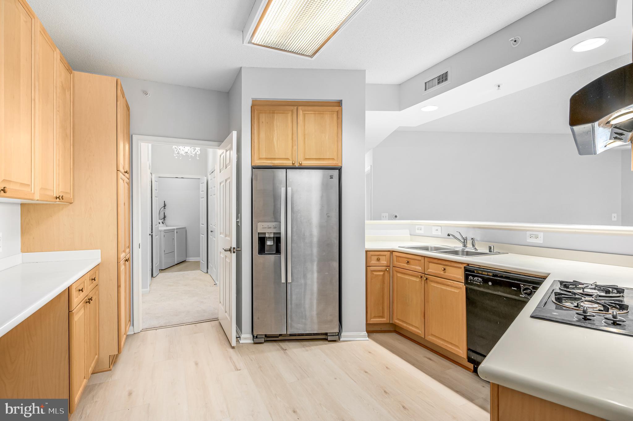 19350 Magnolia Grove Sq #405