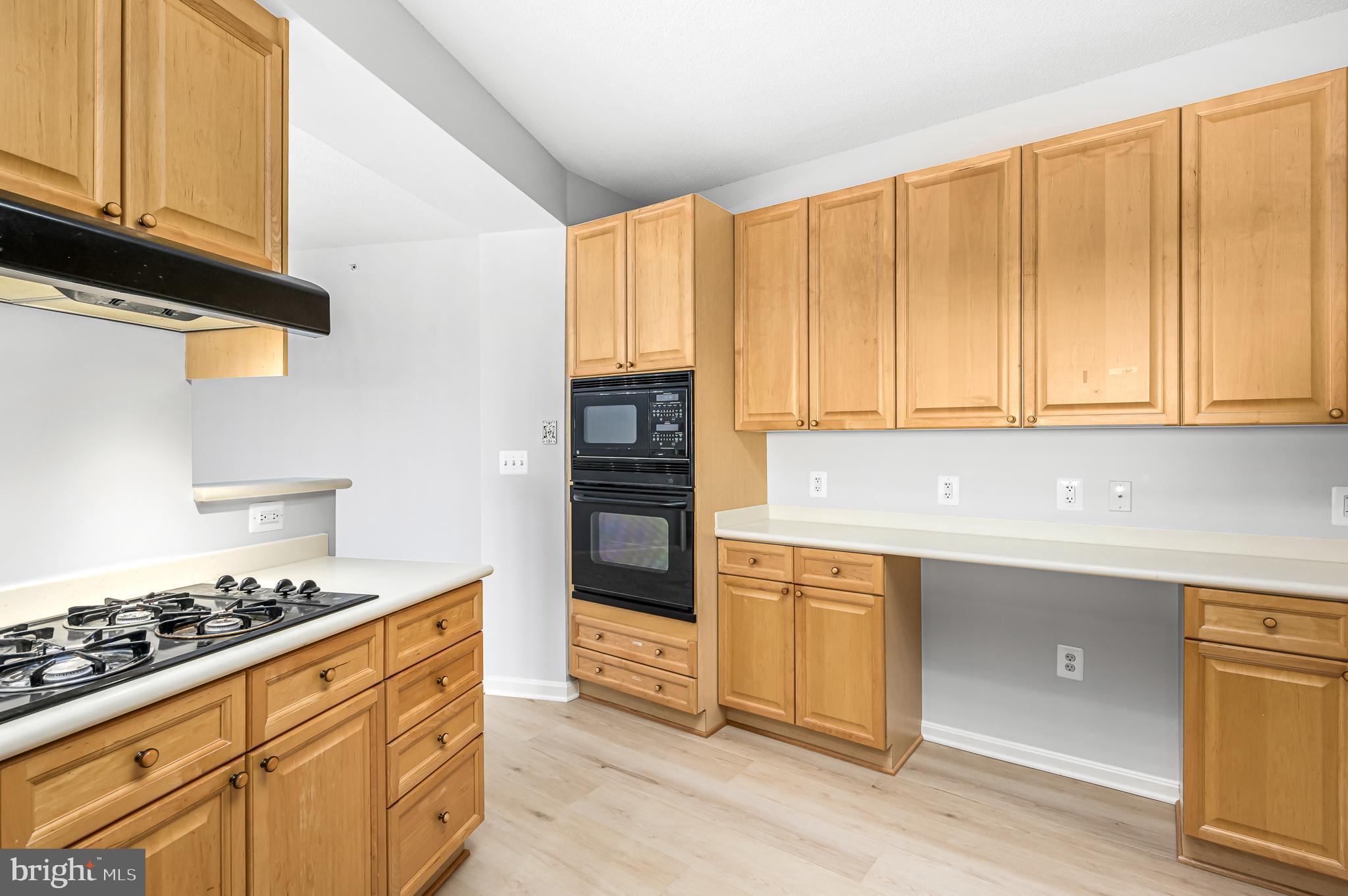 19350 Magnolia Grove Sq #405