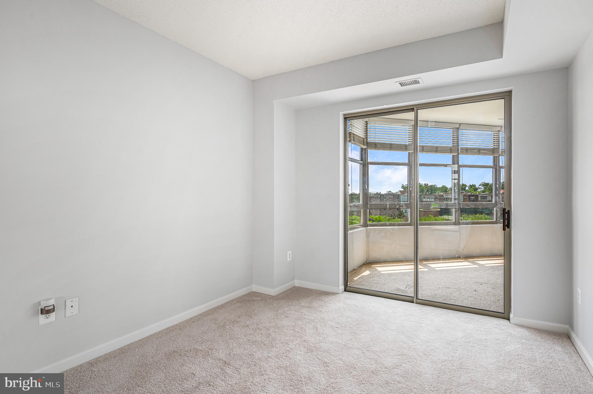 19350 Magnolia Grove Sq #405