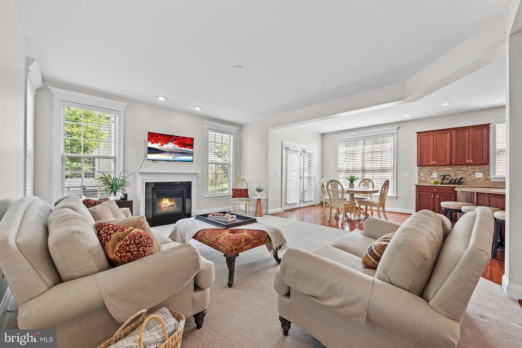 42694 Chisholm