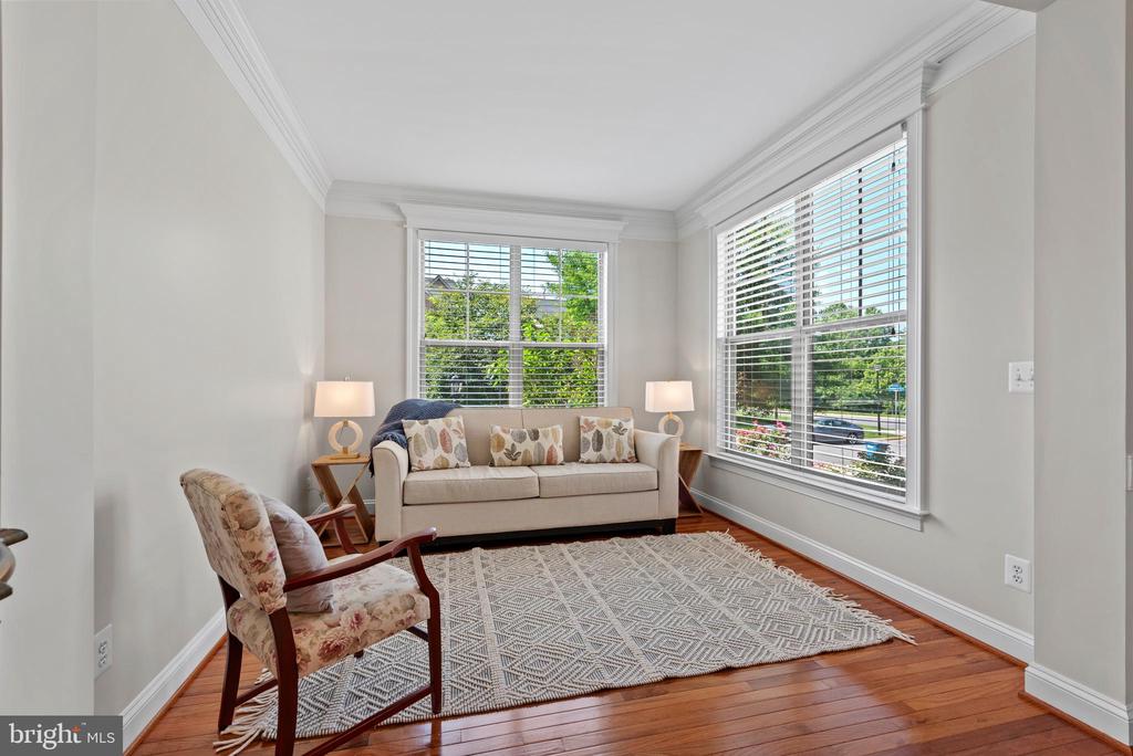 42694 Chisholm