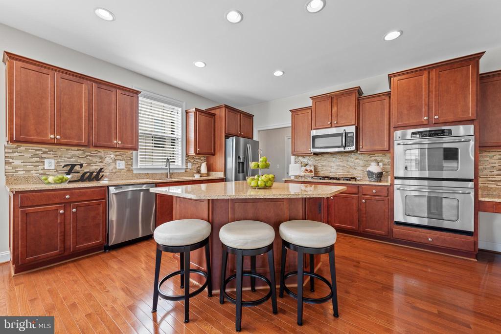 42694 Chisholm