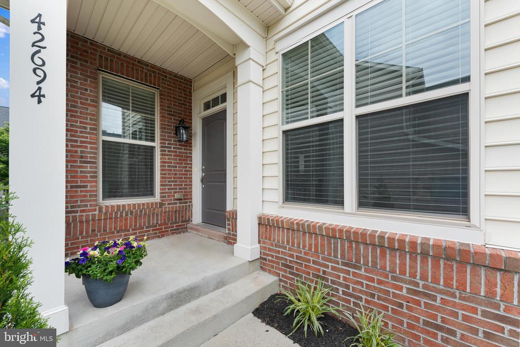 42694 Chisholm