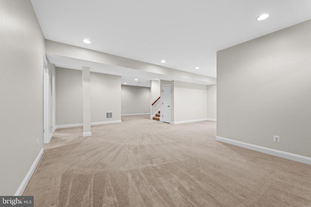 42694 Chisholm