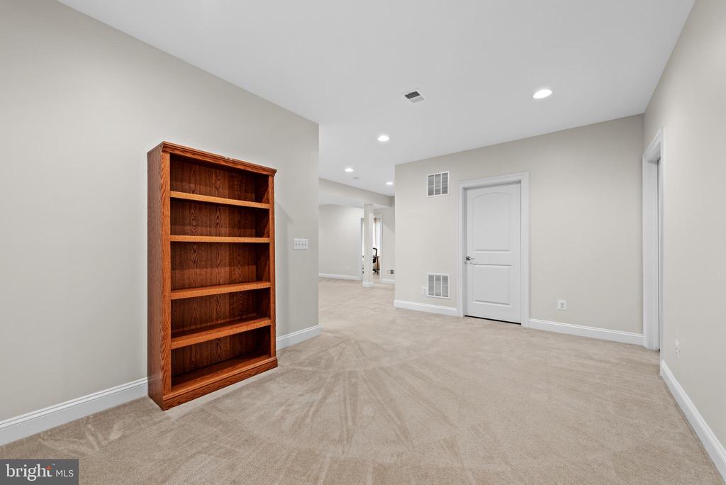 42694 Chisholm