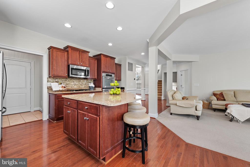42694 Chisholm