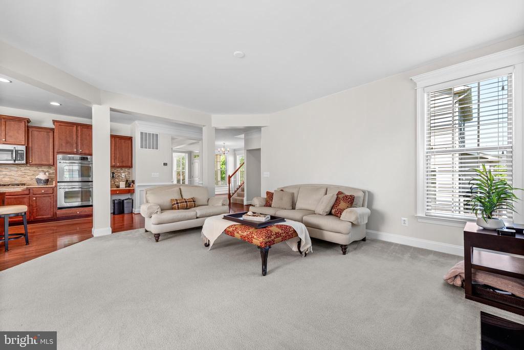 42694 Chisholm