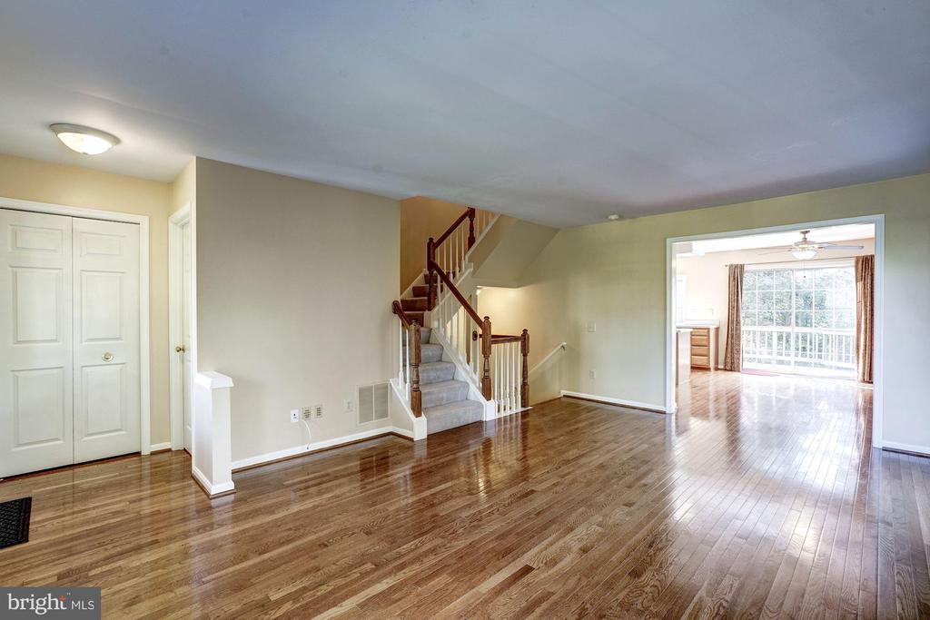 43315 PARLOR SQ