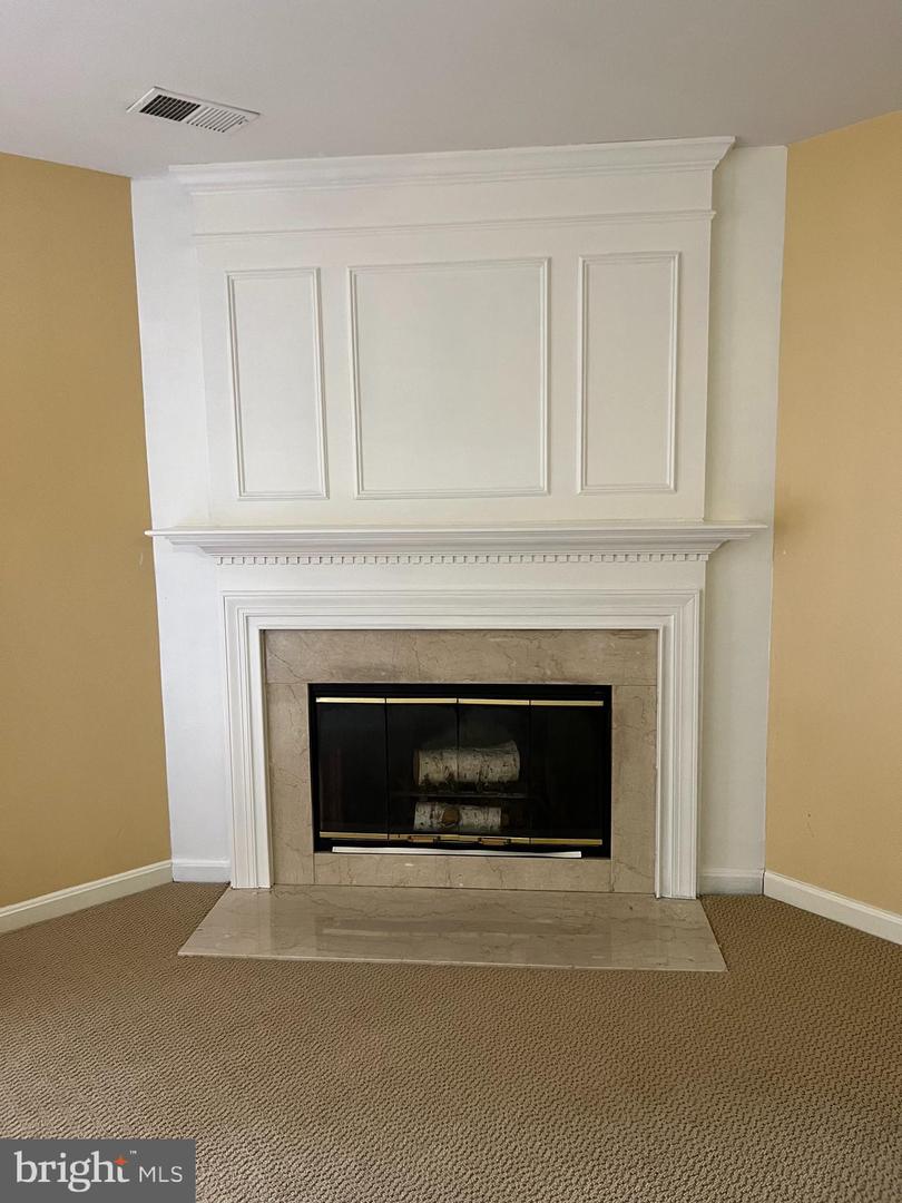 43315 PARLOR SQ