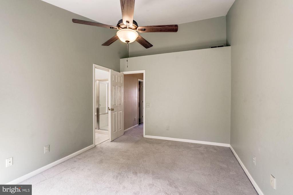 43315 PARLOR SQ