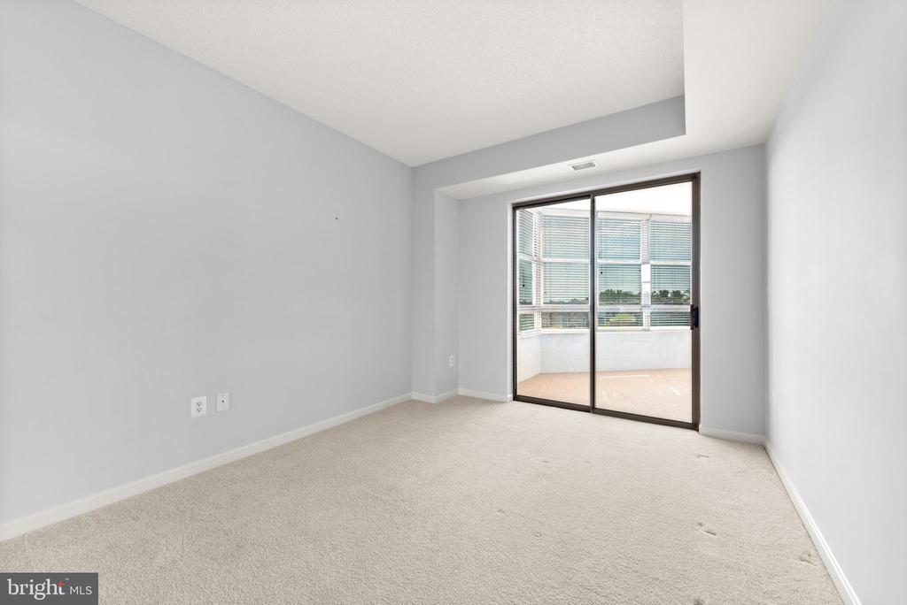 19350 MAGNOLIA GROVE SQUARE 405