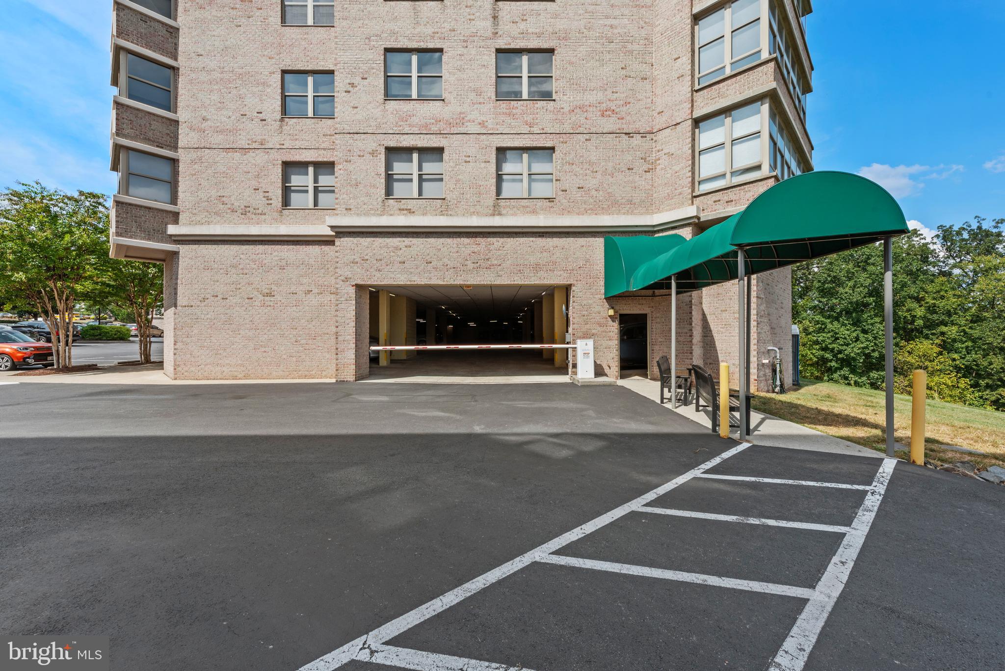 19350 MAGNOLIA GROVE SQUARE 405