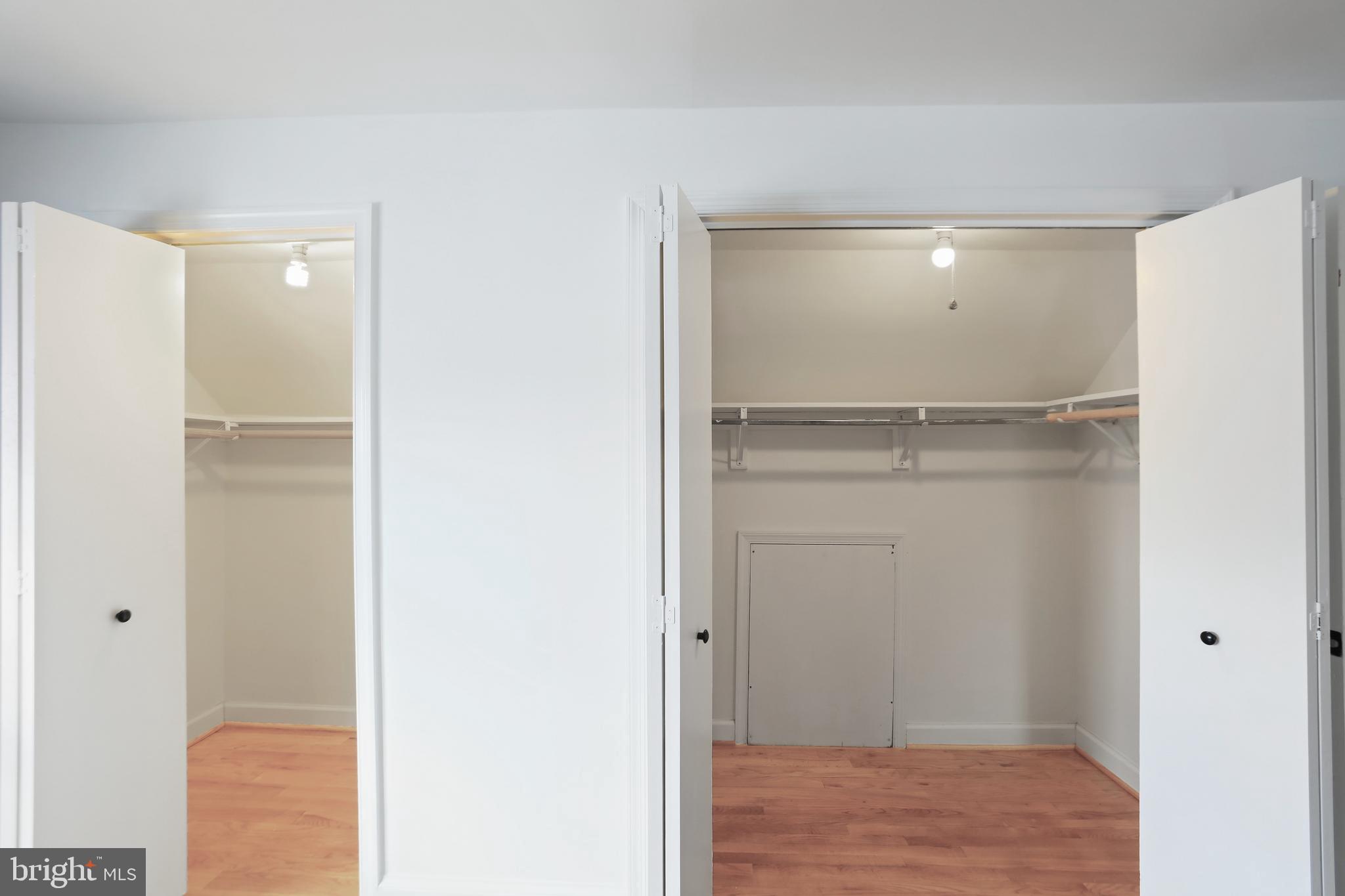 391 E COLONIAL HIGHWAY