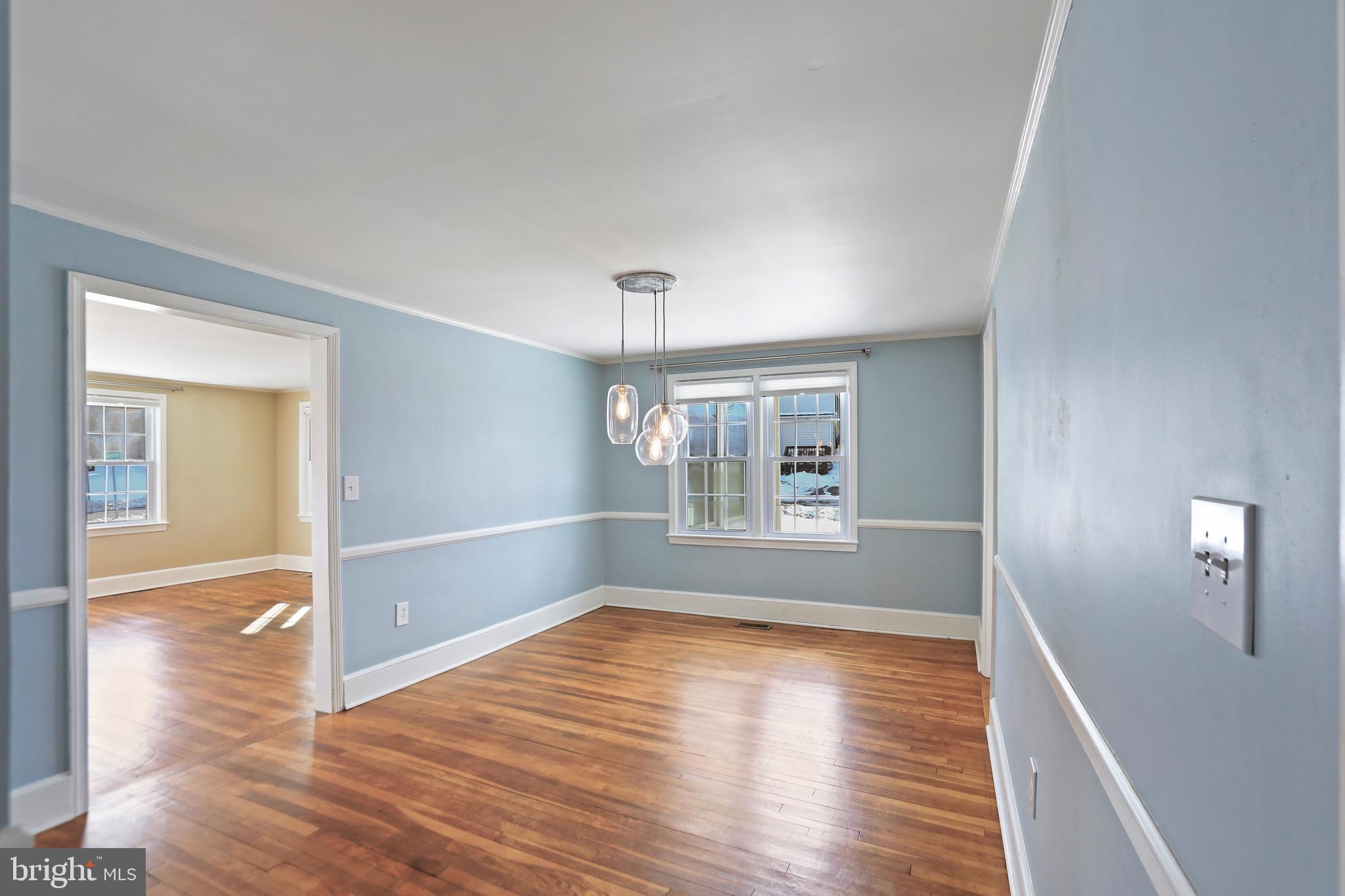 391 E COLONIAL HIGHWAY