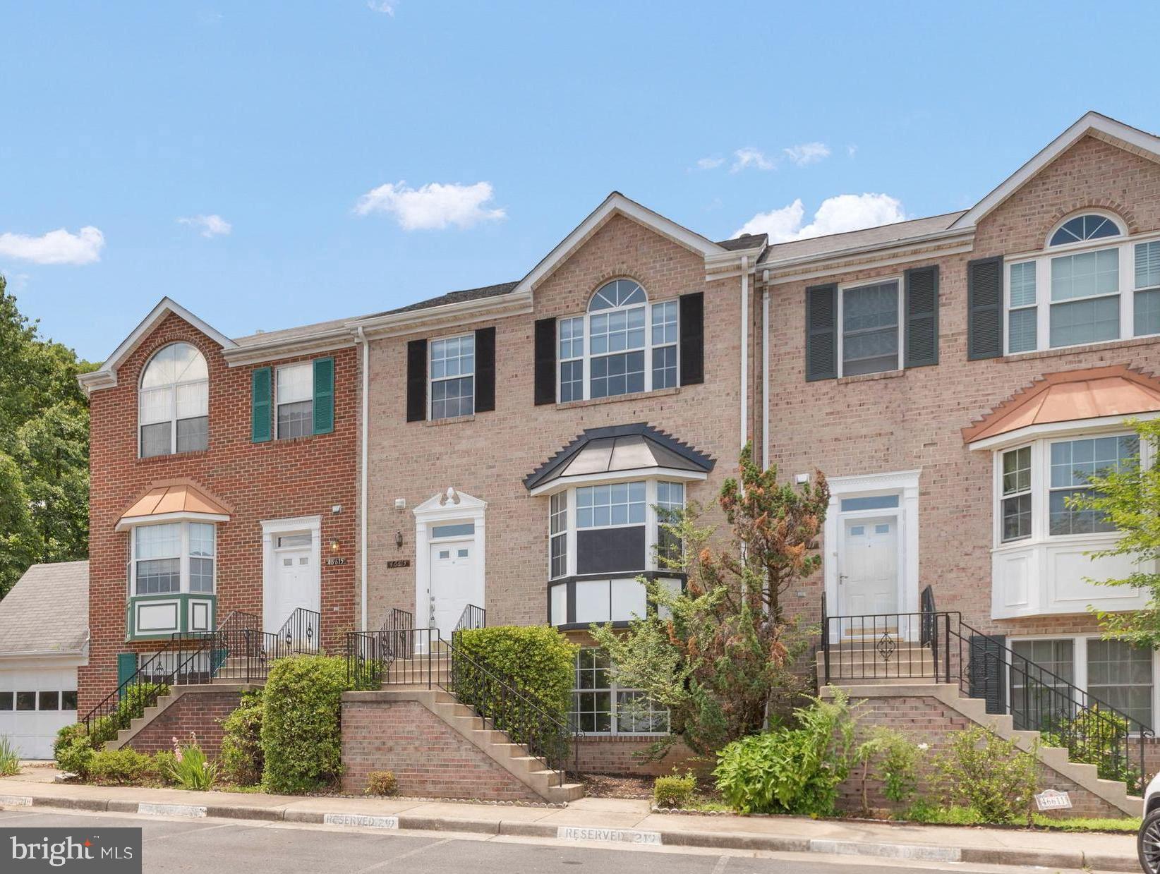 46613 SILHOUETTE SQUARE