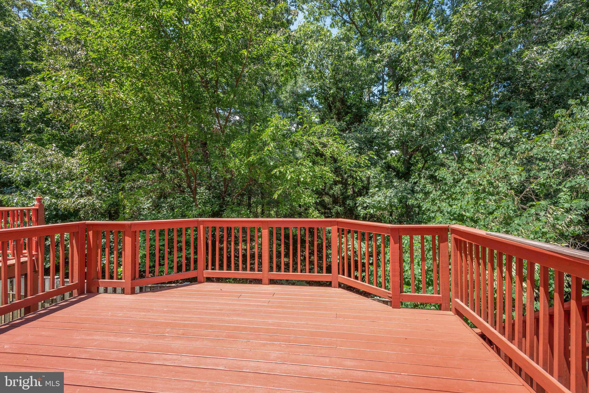 46613 SILHOUETTE SQUARE