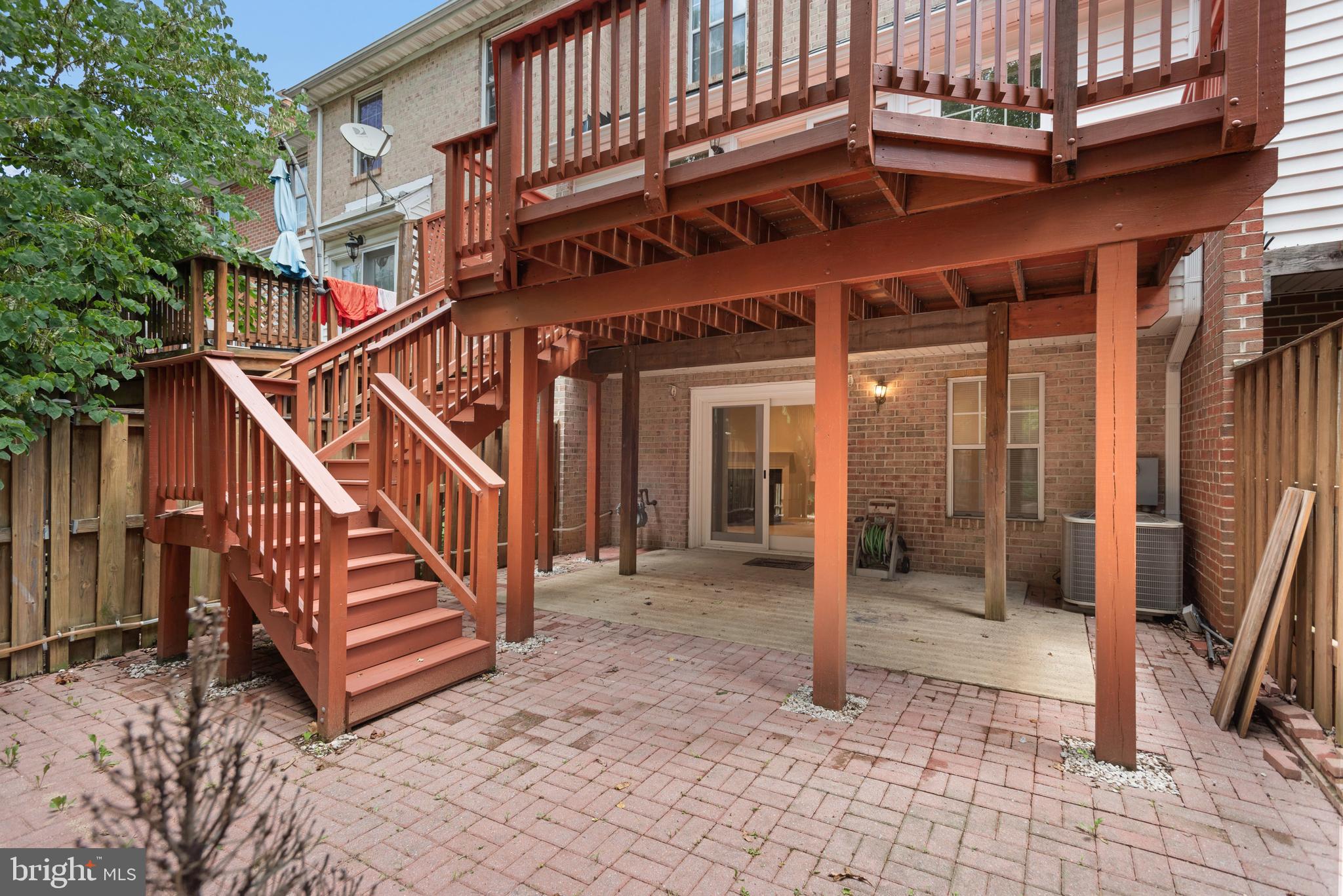 46613 SILHOUETTE SQUARE