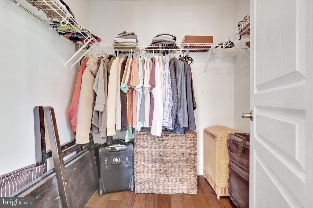 41058 DORATI SQUARE
