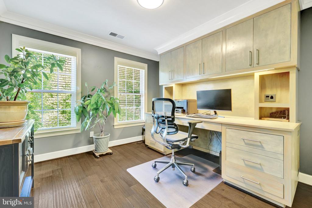 41058 DORATI SQUARE
