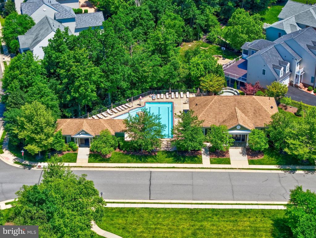 41058 DORATI SQUARE