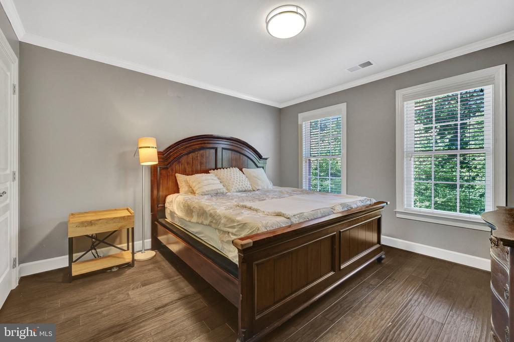 41058 DORATI SQUARE
