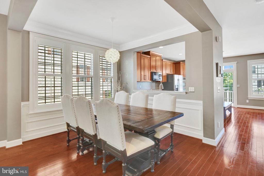 41058 DORATI SQUARE