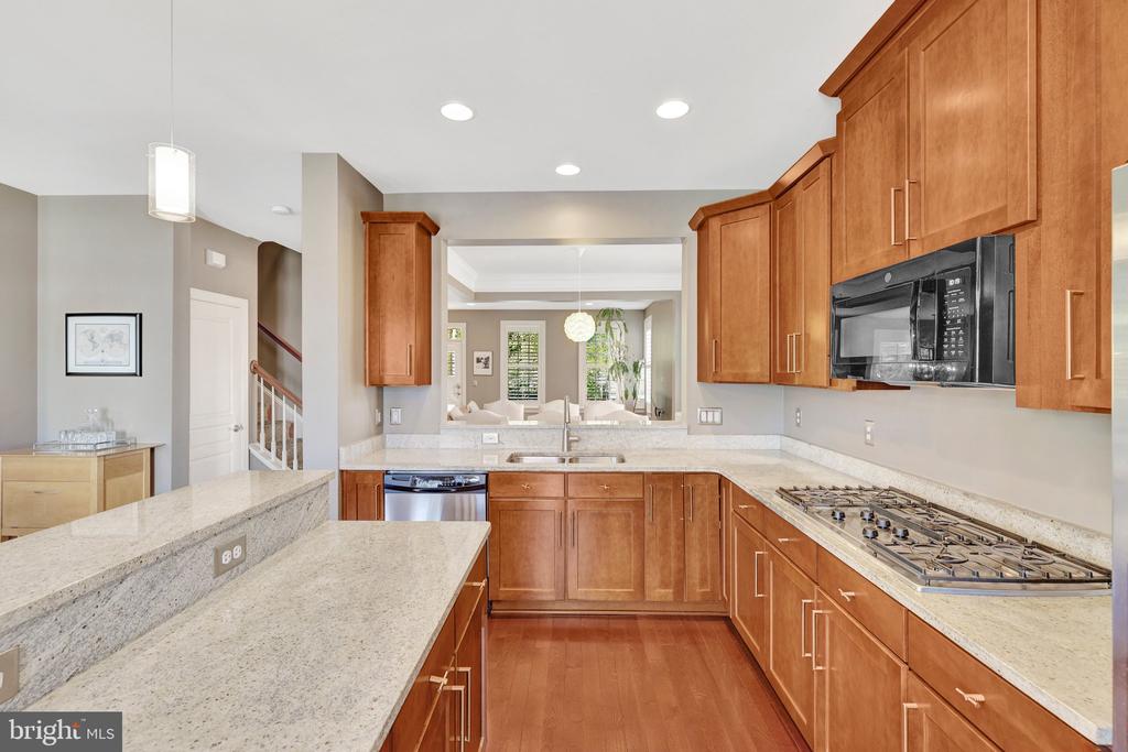 41058 DORATI SQUARE