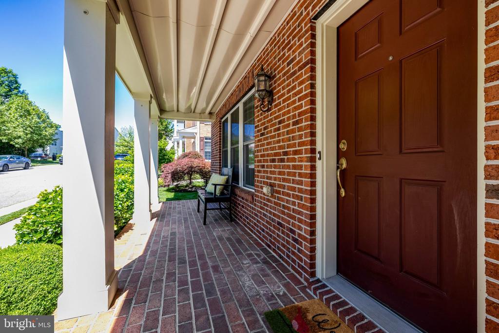 41058 DORATI SQUARE