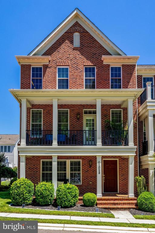 41058 DORATI SQUARE