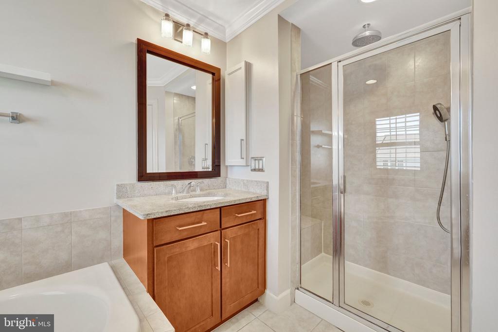 41058 DORATI SQUARE
